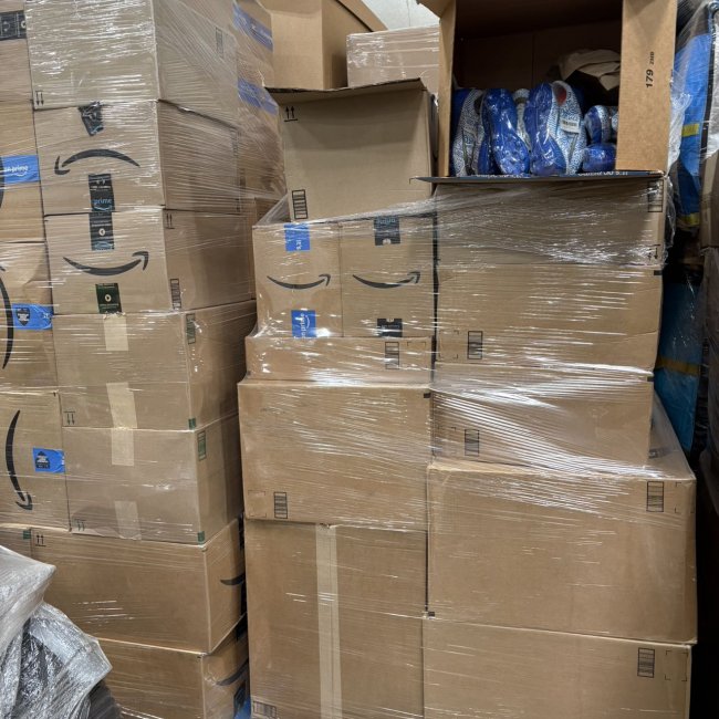 Chicago Warehouse Sneakers 2000 Pairs - Clearance Sale | Bulk Discounts Available - Image 2